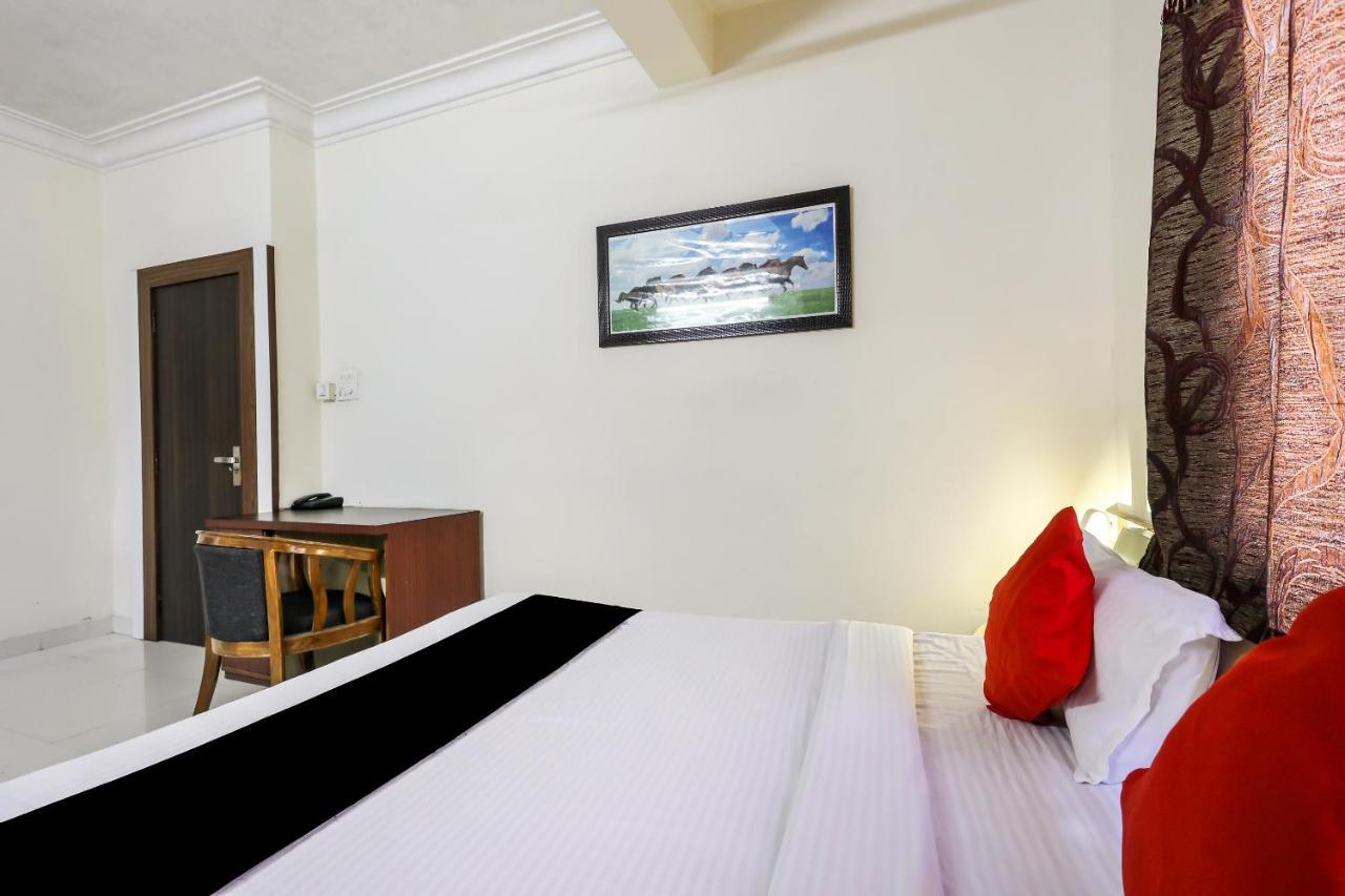 Collection O 3761 Hotel Shree Datta อินดอร์ ภายนอก รูปภาพ