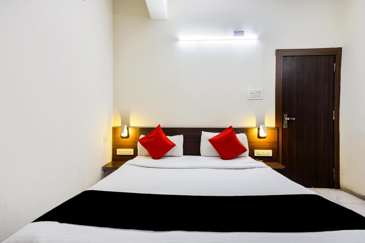 Collection O 3761 Hotel Shree Datta อินดอร์ ภายนอก รูปภาพ
