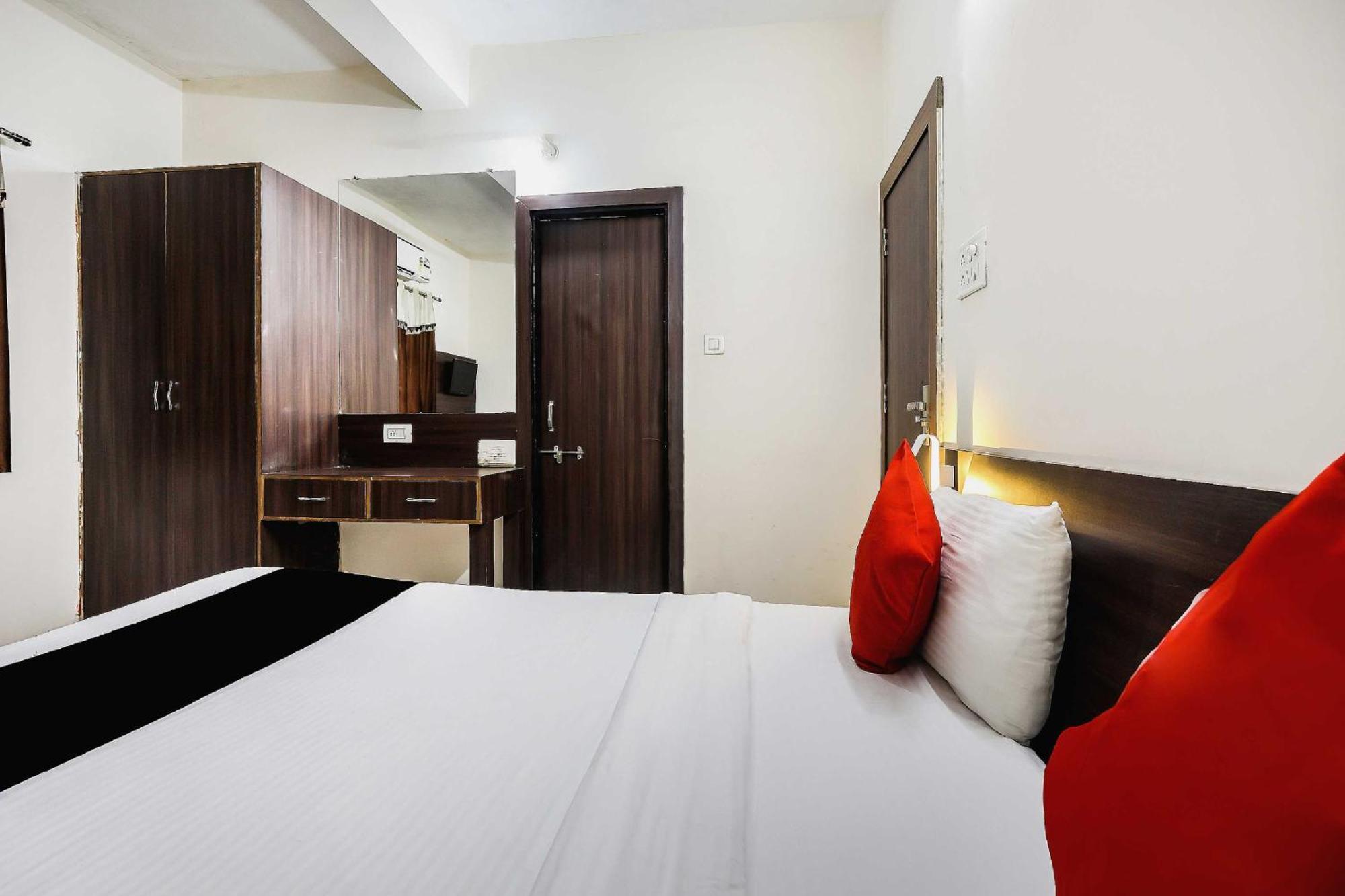 Collection O 3761 Hotel Shree Datta อินดอร์ ภายนอก รูปภาพ