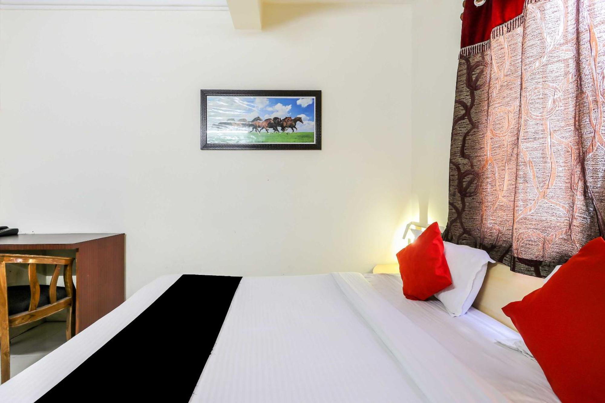 Collection O 3761 Hotel Shree Datta อินดอร์ ภายนอก รูปภาพ