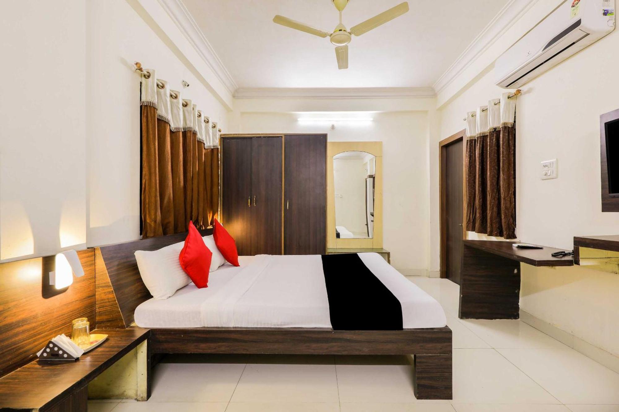 Collection O 3761 Hotel Shree Datta อินดอร์ ภายนอก รูปภาพ