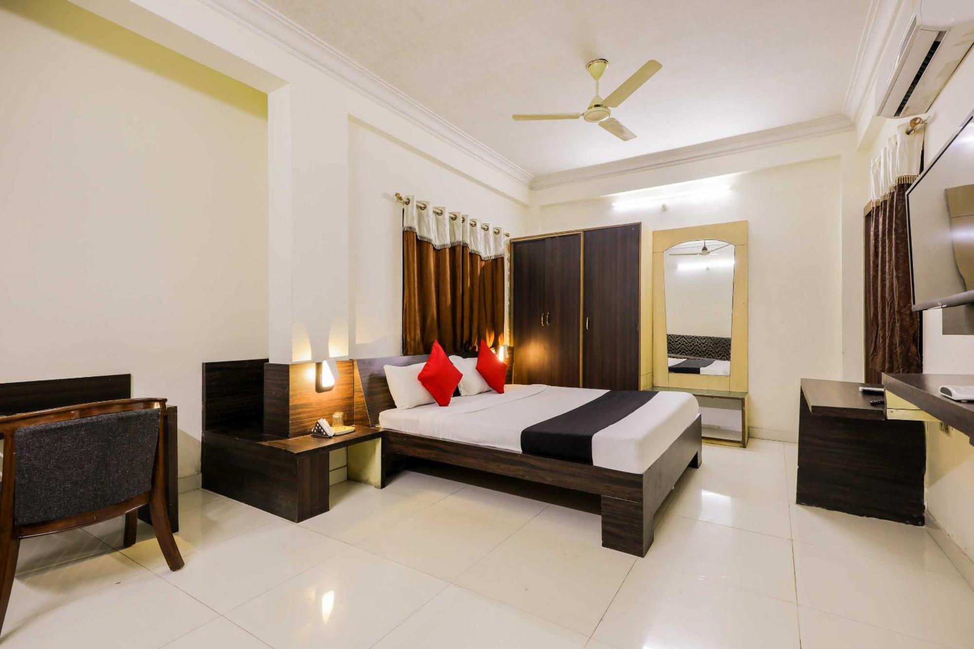 Collection O 3761 Hotel Shree Datta อินดอร์ ภายนอก รูปภาพ