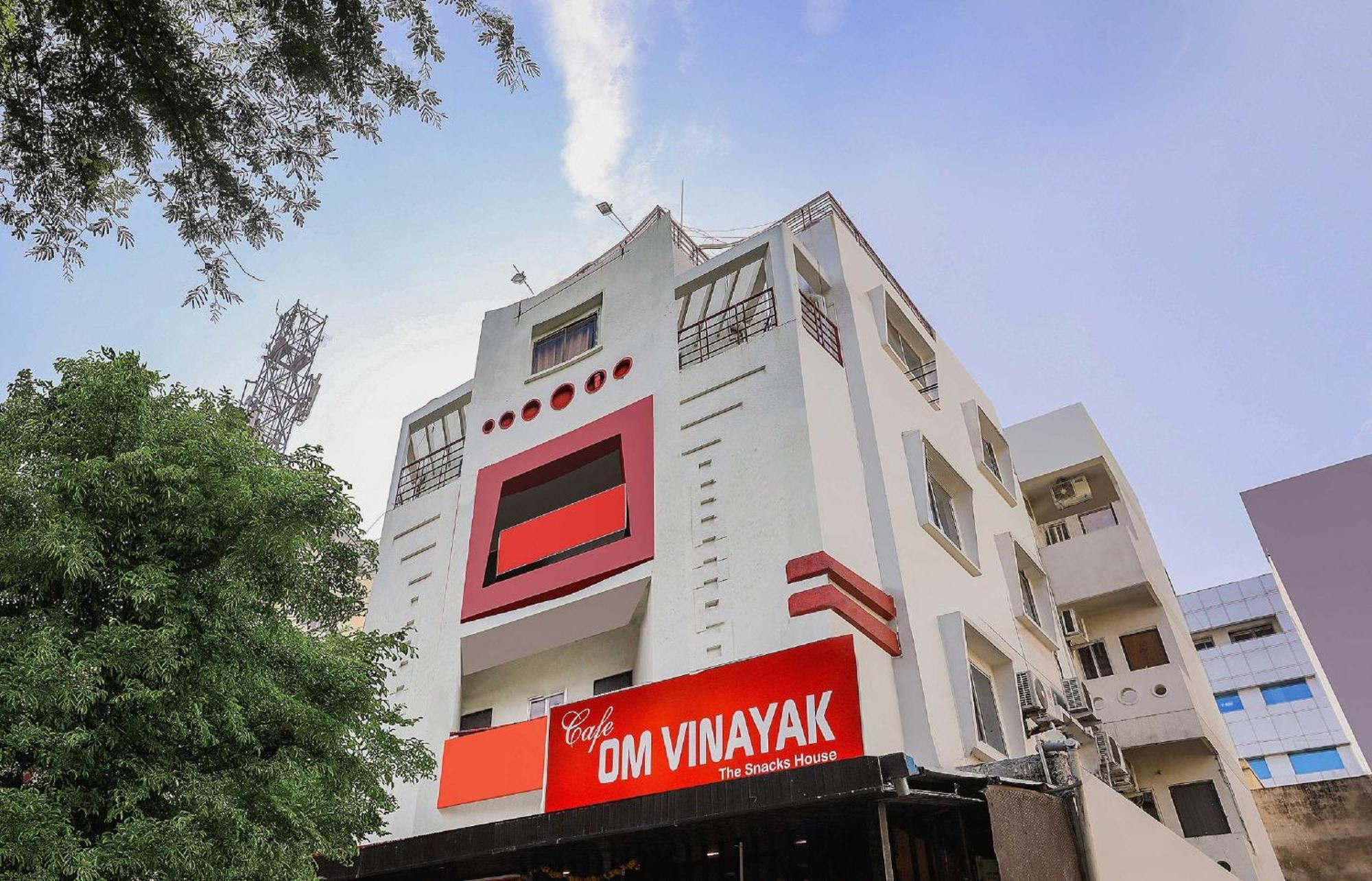 Collection O 3761 Hotel Shree Datta อินดอร์ ภายนอก รูปภาพ