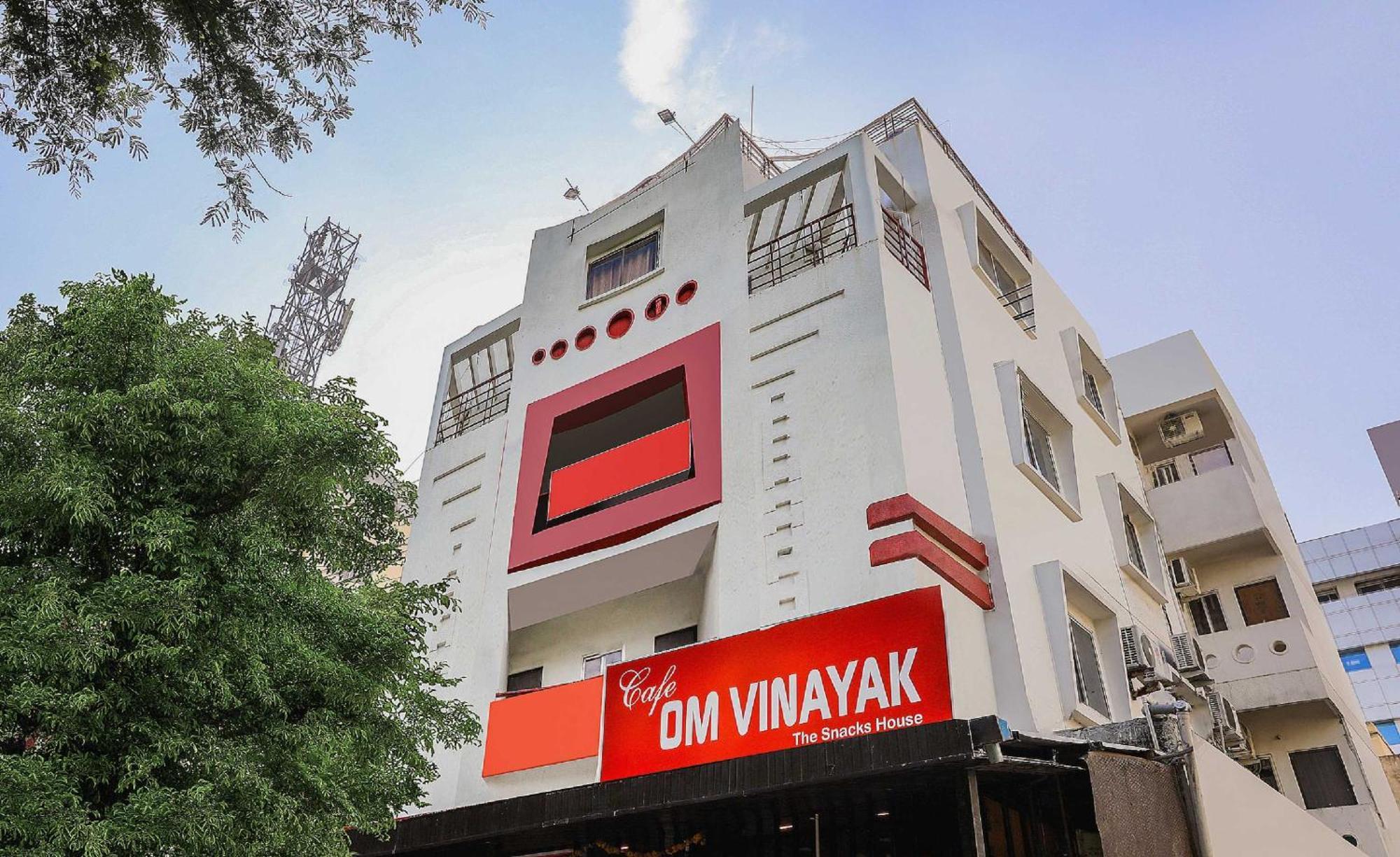 Collection O 3761 Hotel Shree Datta อินดอร์ ภายนอก รูปภาพ